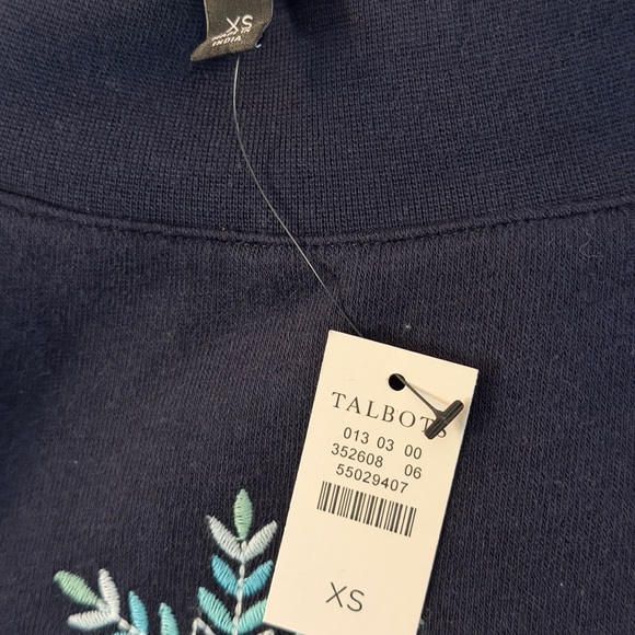 Talbots Stylish Navy Sweater/Sweatshirt with Snowflake Design - Picture 5 of 5